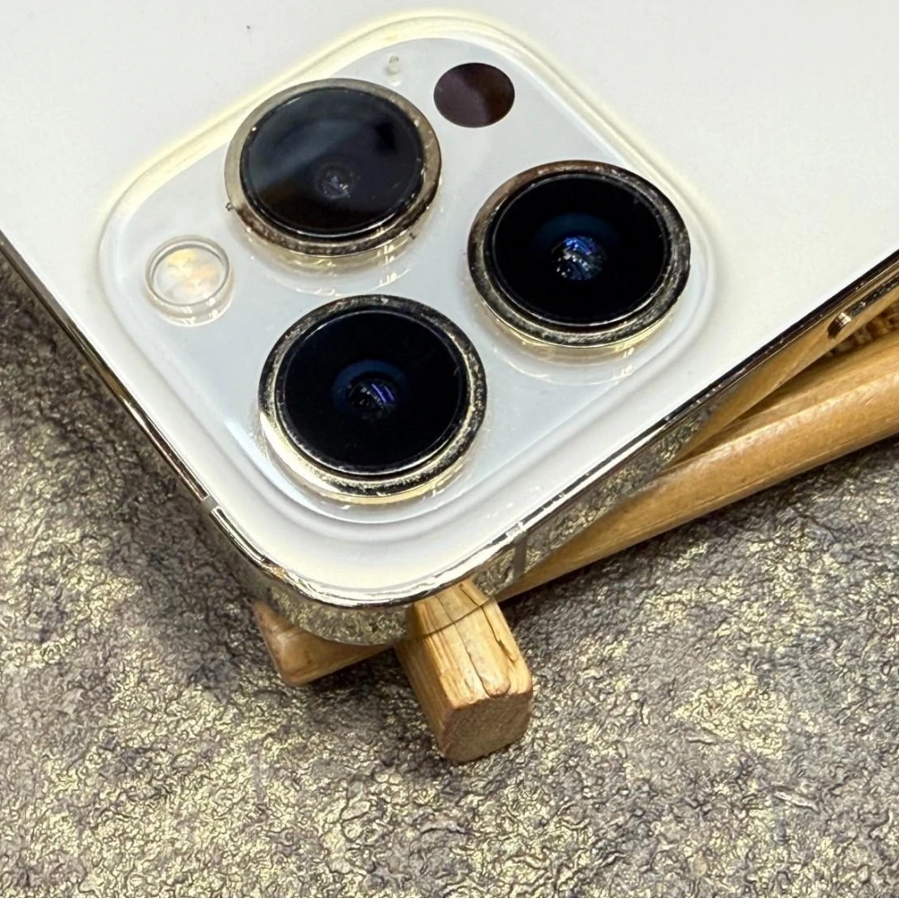 iPhone 13 pro 256g 金 電池71% 螢幕有傷 無盒裝有配件