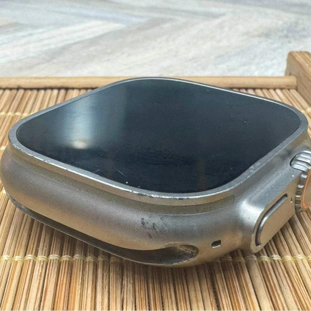 Apple Watch Ultra 1 49mm LTE版 電池93% 原色 充電處有裂開 無盒裝有