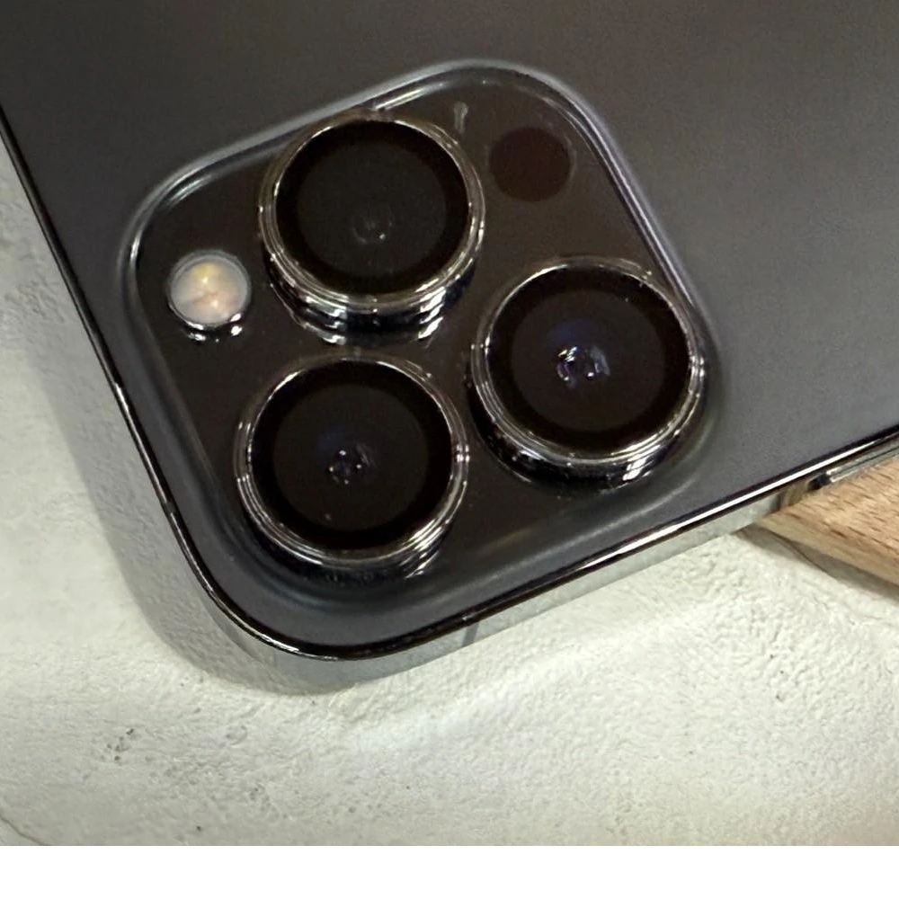 iPhone 13 PRO MAX 256g  黑 電池88% 換過副廠螢幕 已貼imos鏡頭貼 無