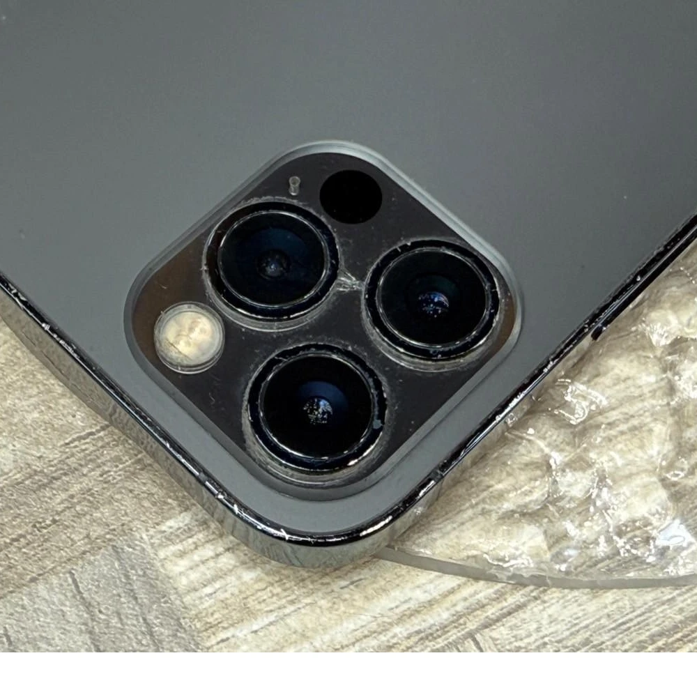 iPhone 12 pro 128g 黑 副廠電池100% 螢幕有一點漏液 無臉部識別 主相機壞掉 