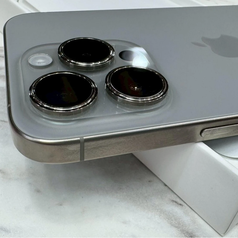 iPhone 15 pro 128g 鈦  電池87% 有盒裝有配件