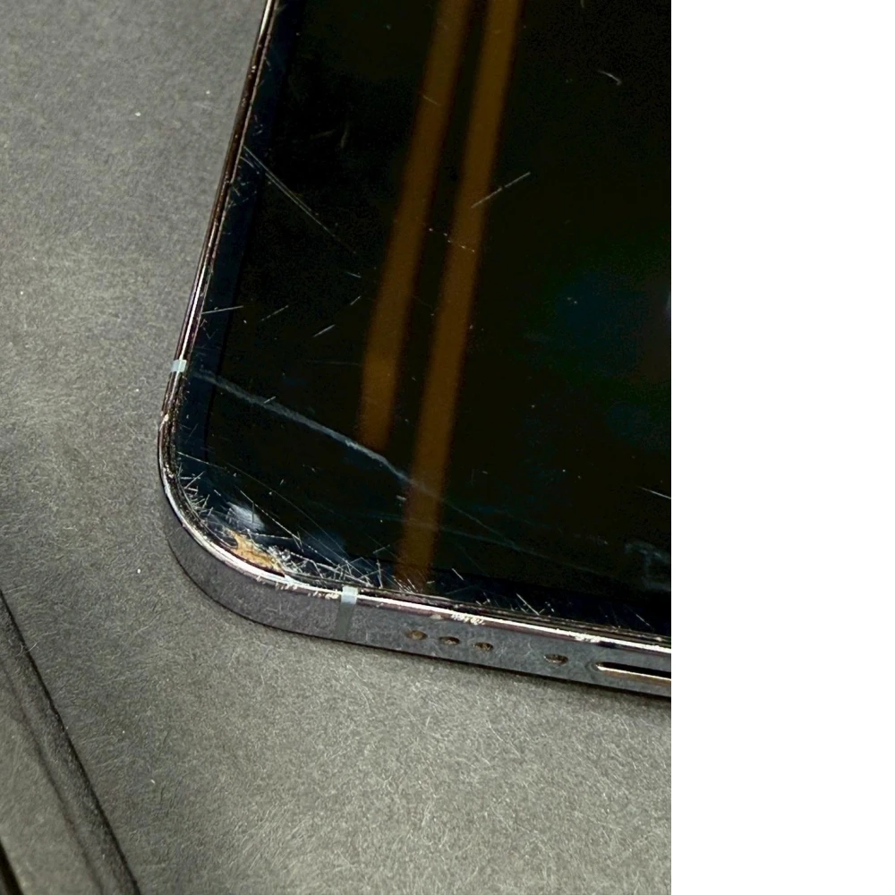 iPhone 13 pro 256g 藍 電池81% (螢幕多傷）（照相不能用0.5倍）無盒裝有配件