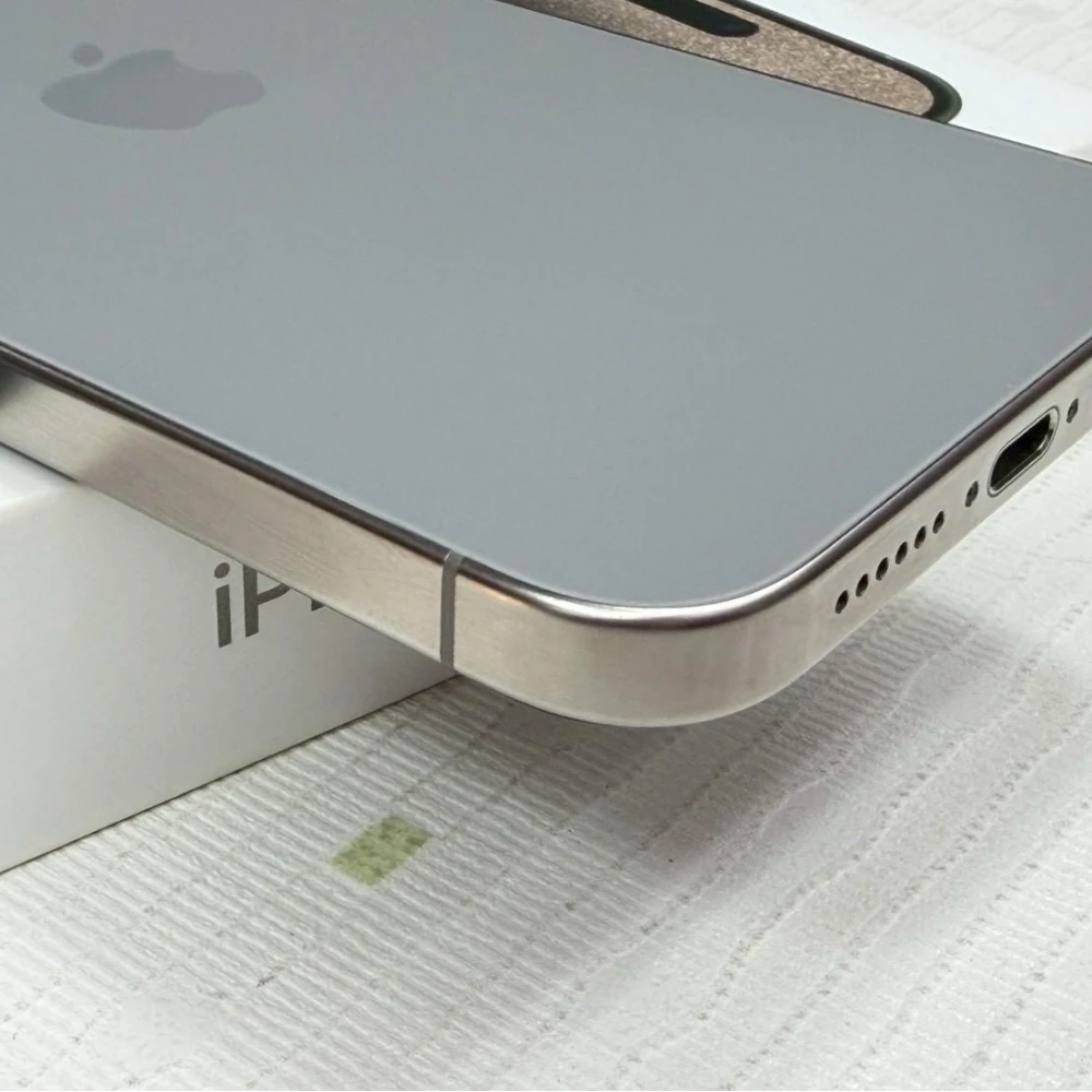 iPhone 15 Pro max  256g 鈦 電池86% 有盒裝有配件