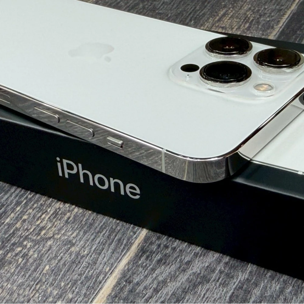 iPhone 13 pro 256g 白 電池76% 有盒裝有配件