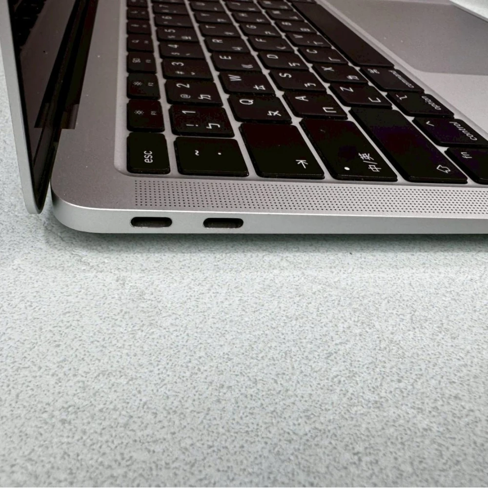 2022 MacBook Air 13吋 M1 晶片 8GB/256GB SSD 極新 電池88