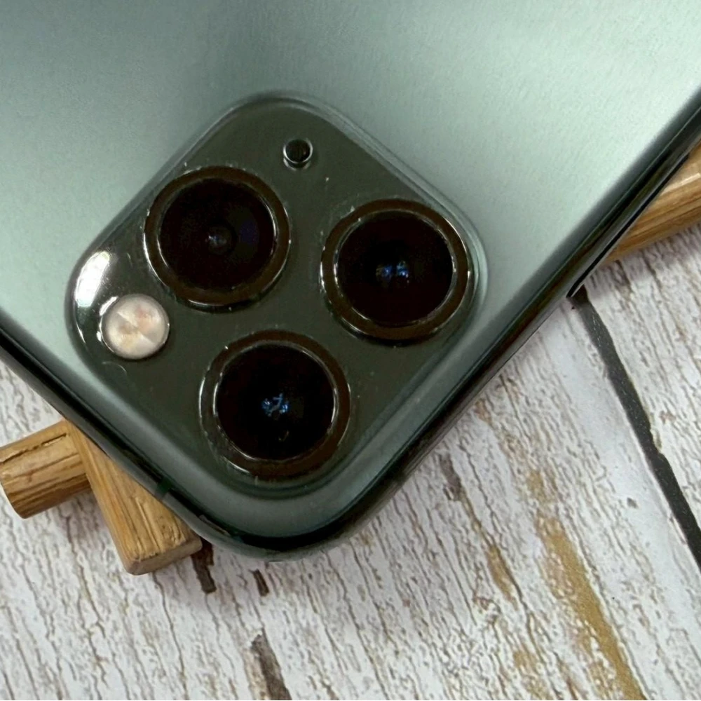 iPhone 11 Pro Max 64g 綠 電池84% 換過副廠螢幕 稀有版本15.4.1 無盒