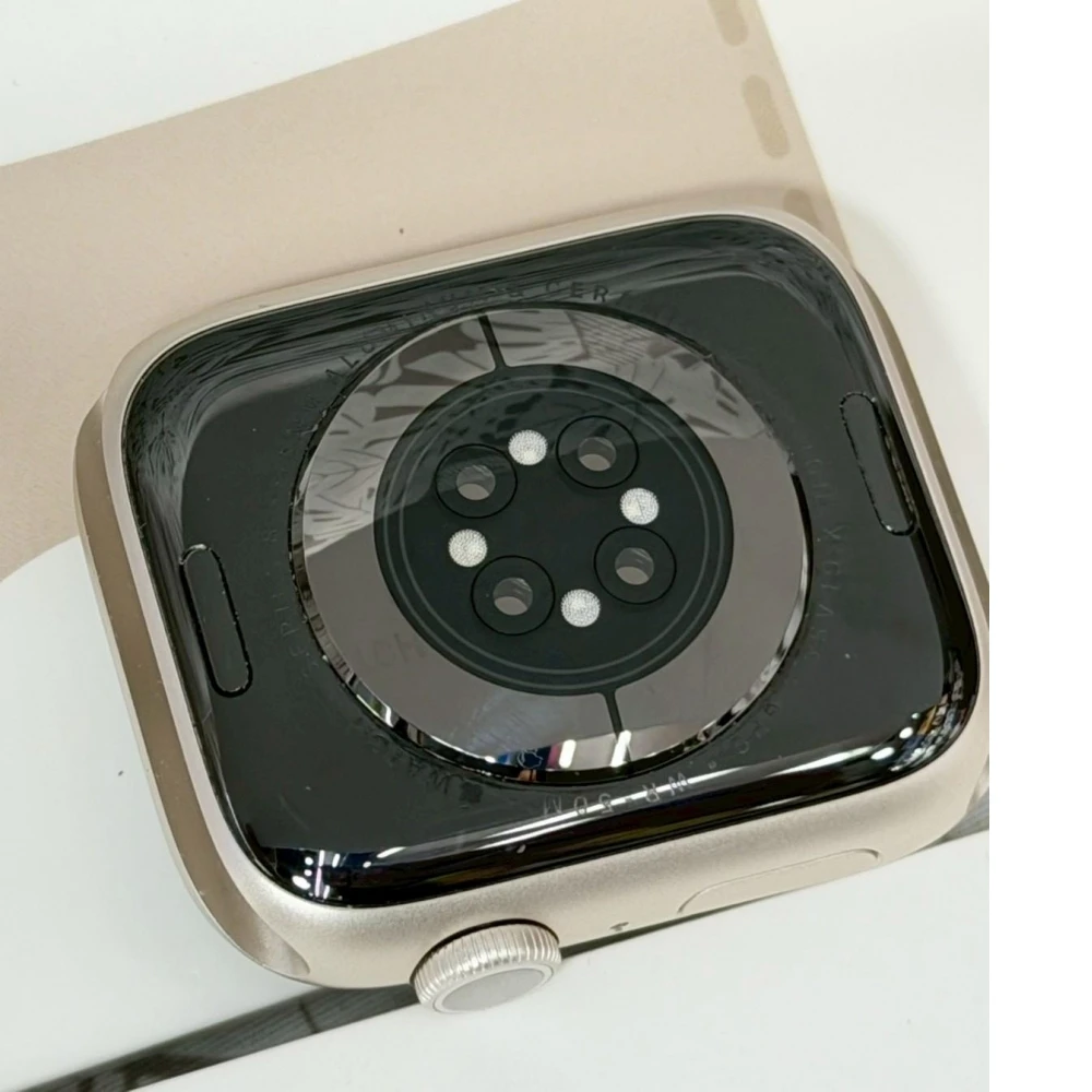 Apple Watch 8 45mm GPS 版 星光 電池77% 有盒裝有配件