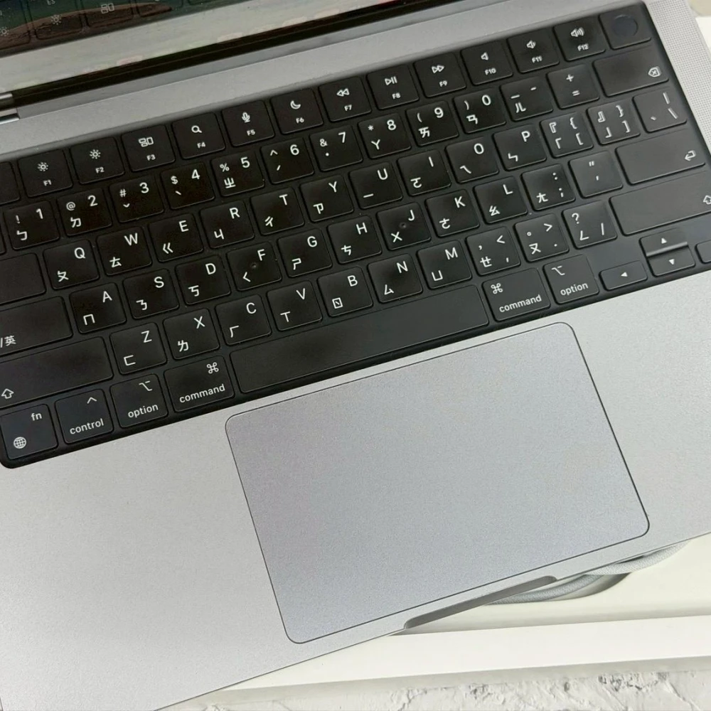 2021 年 MacBook M1 Pro 14寸 (16+512G) 電池88% 全機包膜 無傷