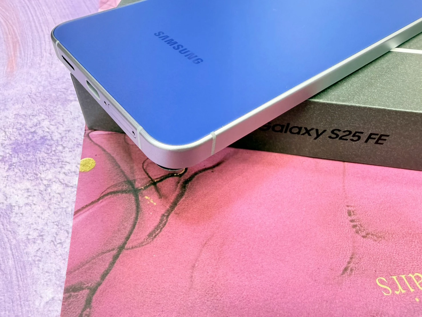 ?展示機 SAMSUNG Galaxy S25 FE (8+256G) 深藍) 保固到2027/08/21 有盒裝有配件