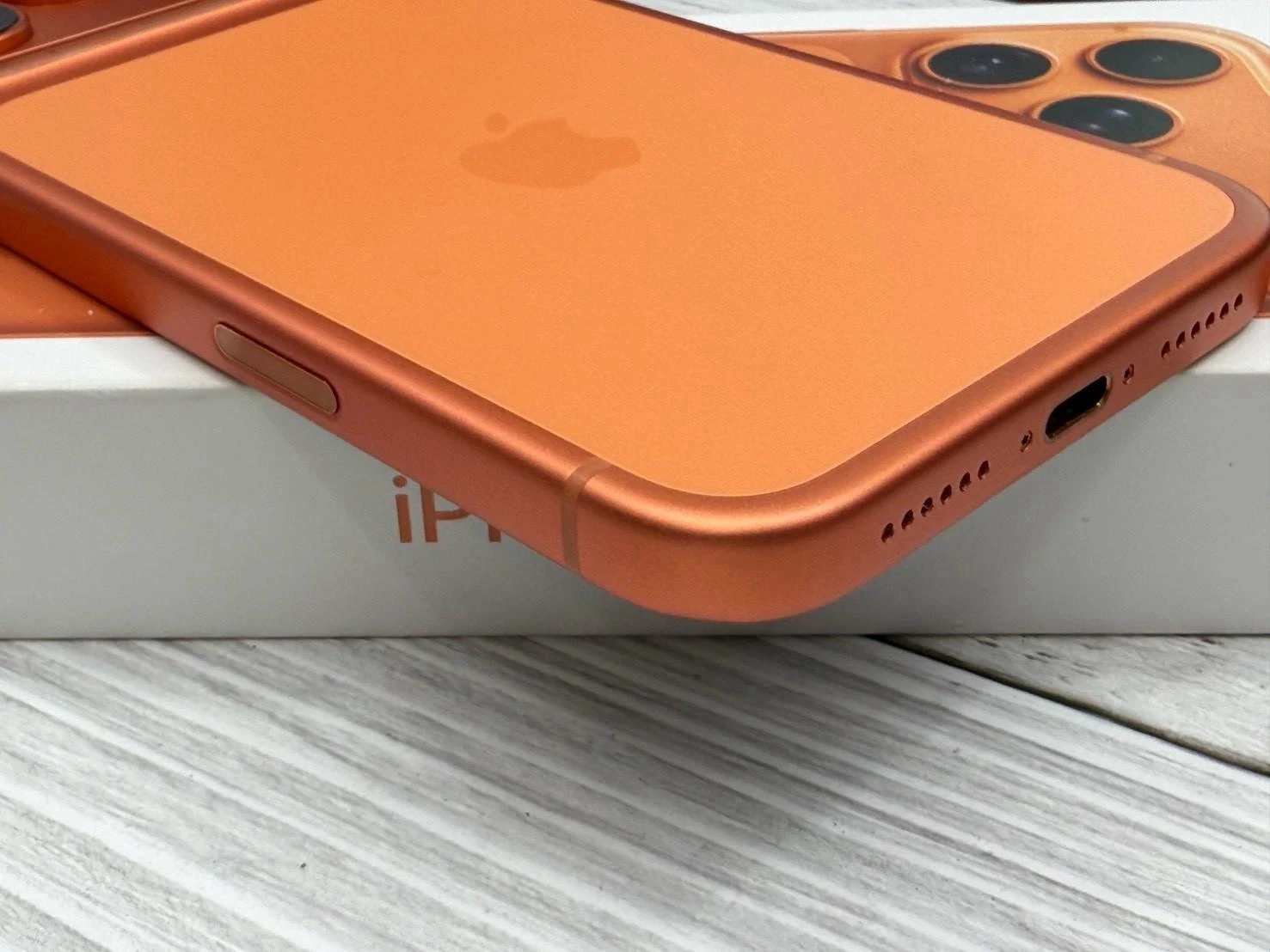 iPhone 17 Pro max 256g 橘 電池92% 有盒裝有配件