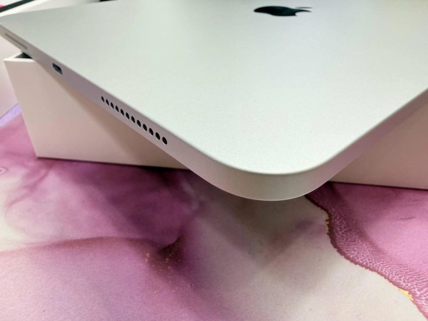 iPad 11 (A16) 128G Wifi版 銀 全新僅拆封 未開通 保固一年 有盒裝有配件