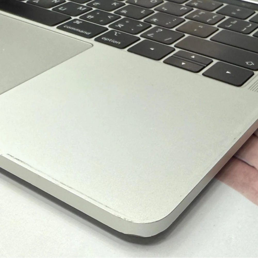 MacBook Pro 13 寸 2018 年  (8+256G)  極新！！！電池100% 循環3
