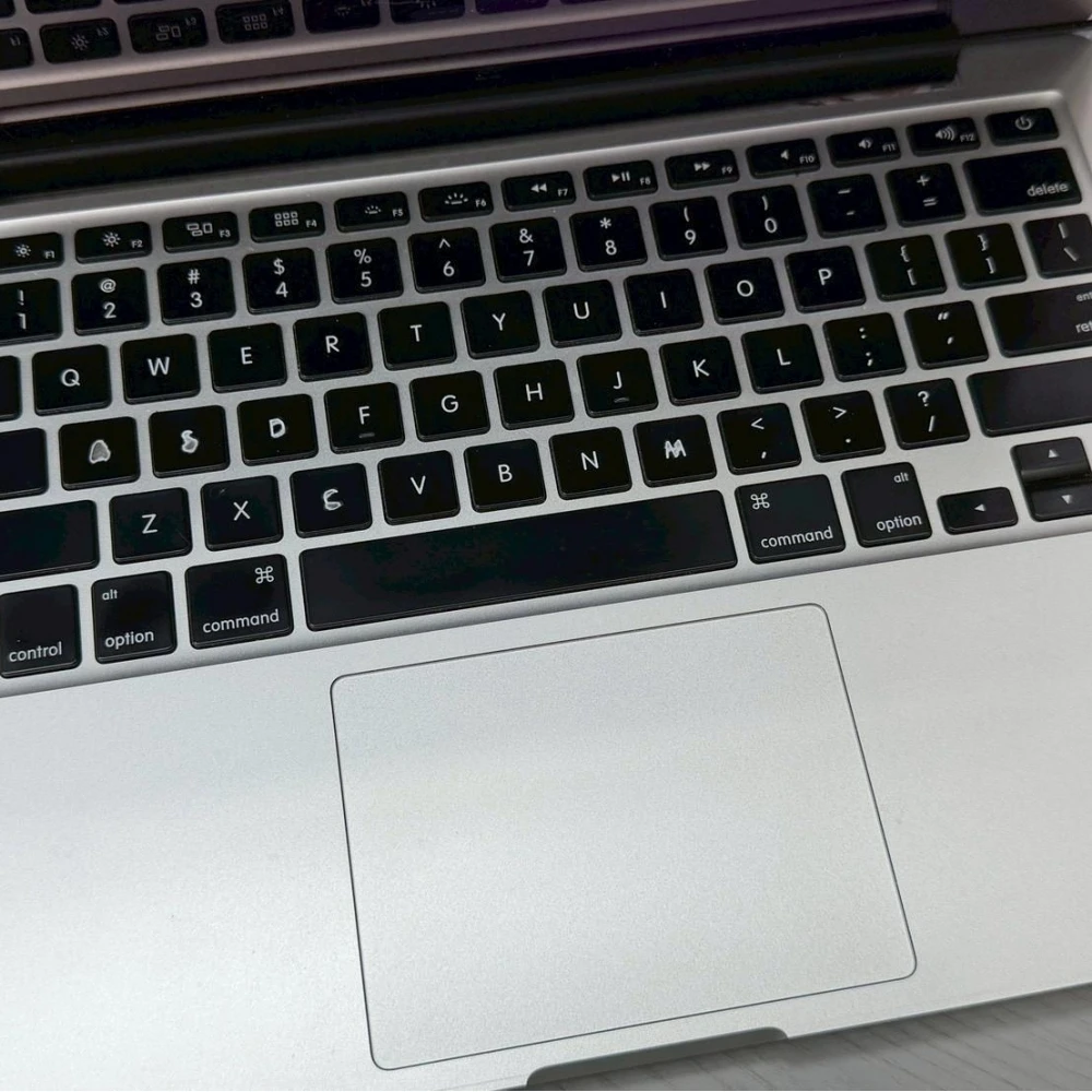 2015年 MacBook Pro 13寸  (8+256G) 電池100% 循環138 無盒裝