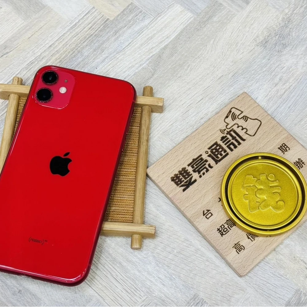 iPhone 11 64G 紅 電池98% 鏡頭有傷 不影響使用 機身有傷 無盒裝有配件 