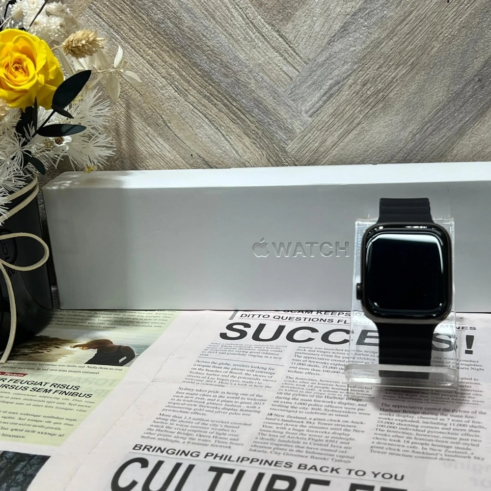 Apple Watch Series 8 LTE版 不銹鋼  黑色 電池84% 附矽膠錶帶  有盒裝