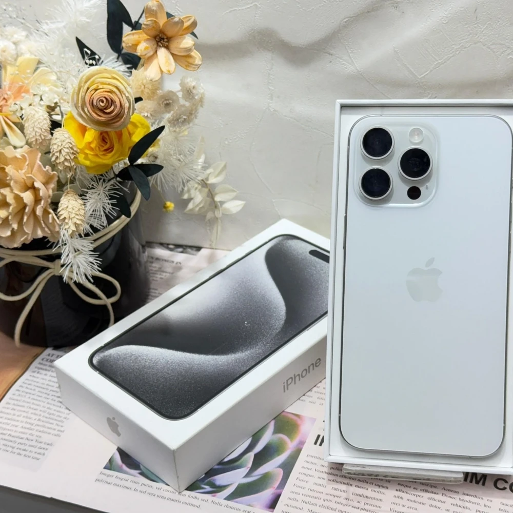 iPhone 15 pro Max 1TB 白 電池87% 有盒裝有配件