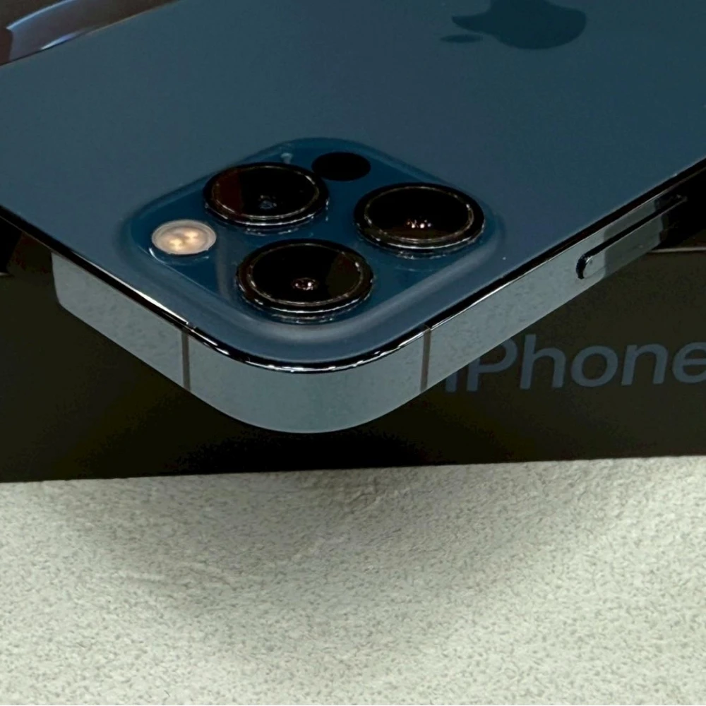 iPhone 12 Pro 256g 藍 電池77% 無盒裝有配件