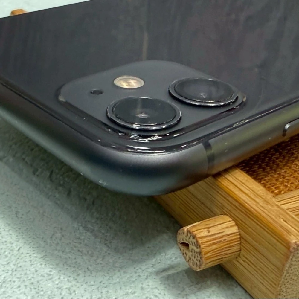 iPhone 11 64g 黑 電池72% 背板破 稀有版本15.6 無盒裝有配件