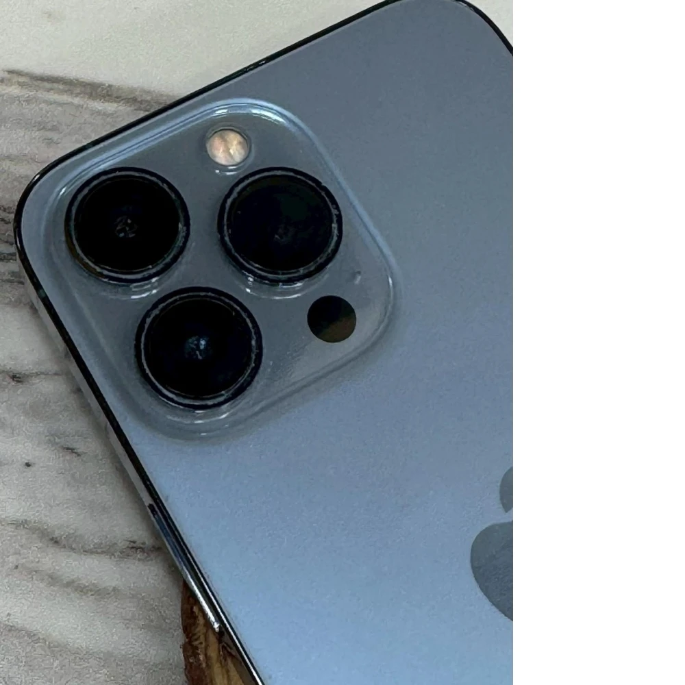 iPhone 13 pro 256g 藍 換過電池100%（全機無傷）  有盒裝有配件