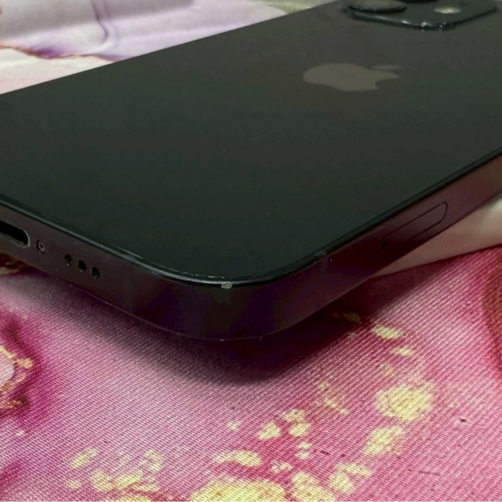 iPhone 12 256g 黑 電池100% 換過原廠螢幕 無盒裝有配件 
