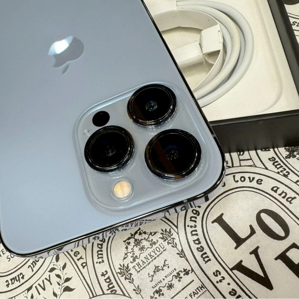 iPhone 13 pro 256g 藍 電池75% 有盒裝有配件