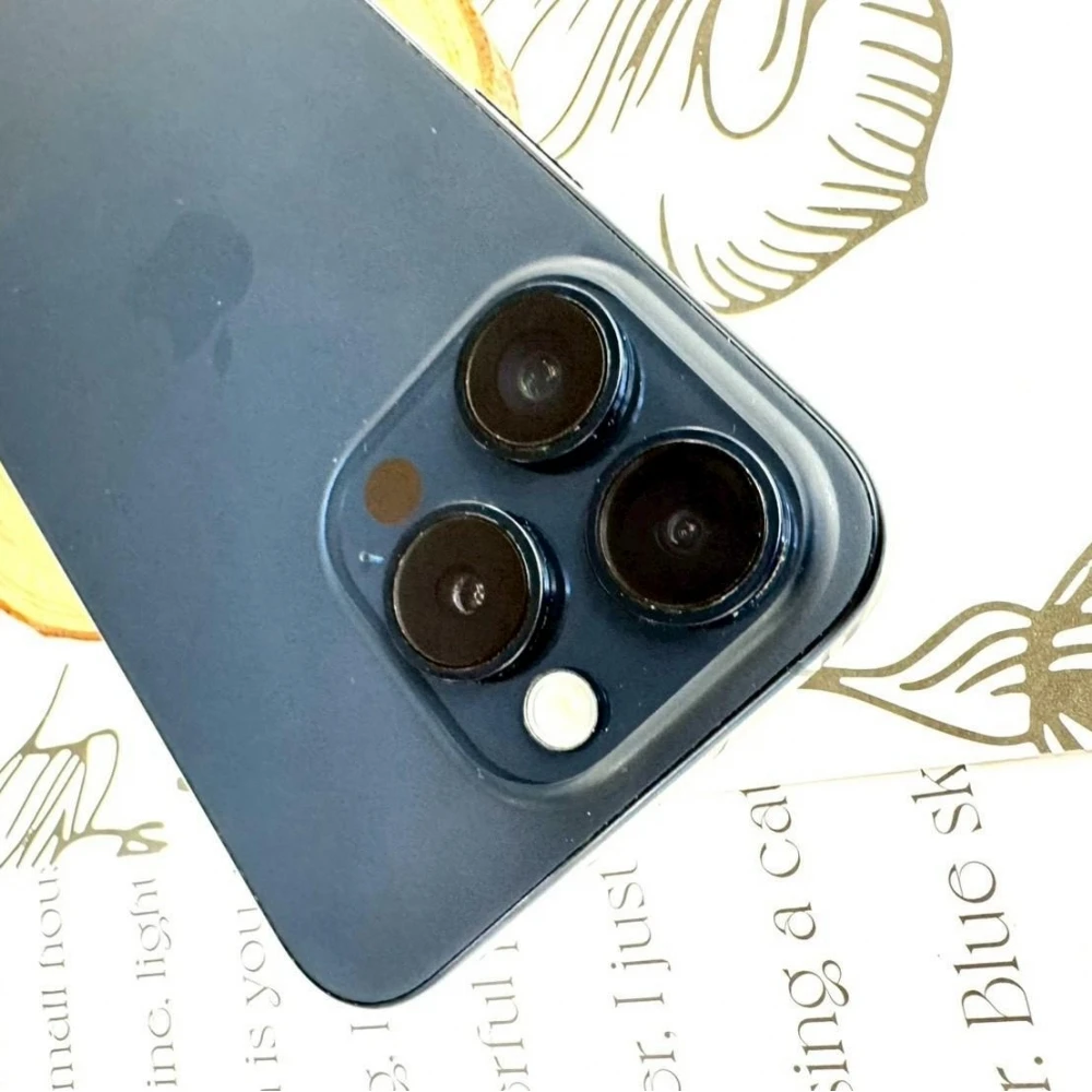 iPhone 15 Pro 256G 藍 電池87% 無盒裝有配件