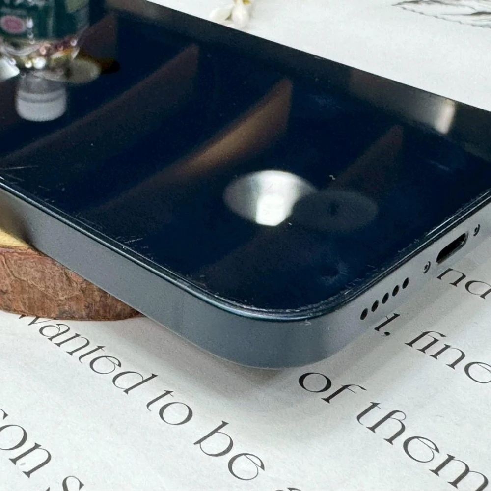 iPhone 13  128g  電池72% 無盒裝有配件