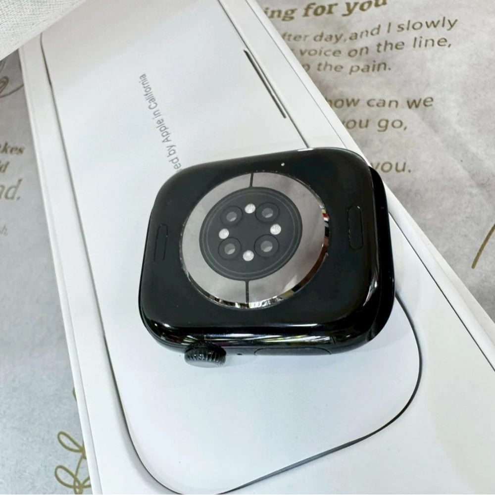 Apple Watch 10  46mm GPS版 黑 保固到2026/4/21(附原廠錶帶）電池9