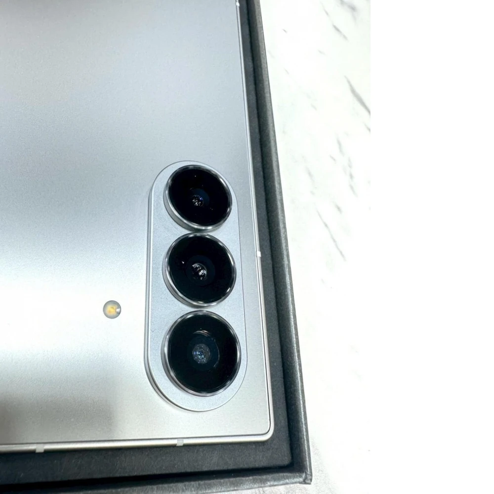 SAMSUNG Galaxy Z Fold7 銀 (12+512G)展示機 有盒裝有配件