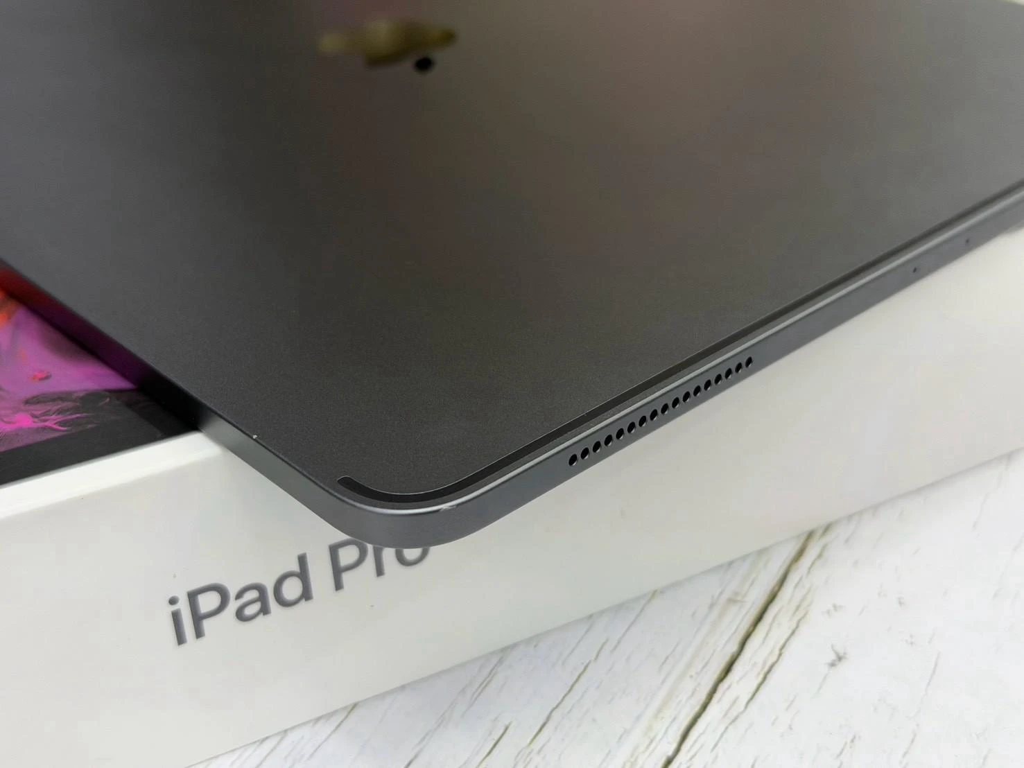 iPad Pro 12.9寸 第三代 64G WiFi 版本 灰 電池94%循環45次 有盒裝有配件