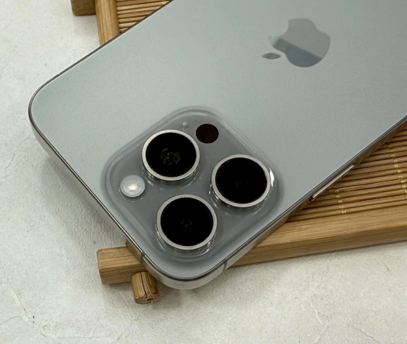 iPhone 15 Pro Max 256g 鈦 電池74% 無盒裝有配件