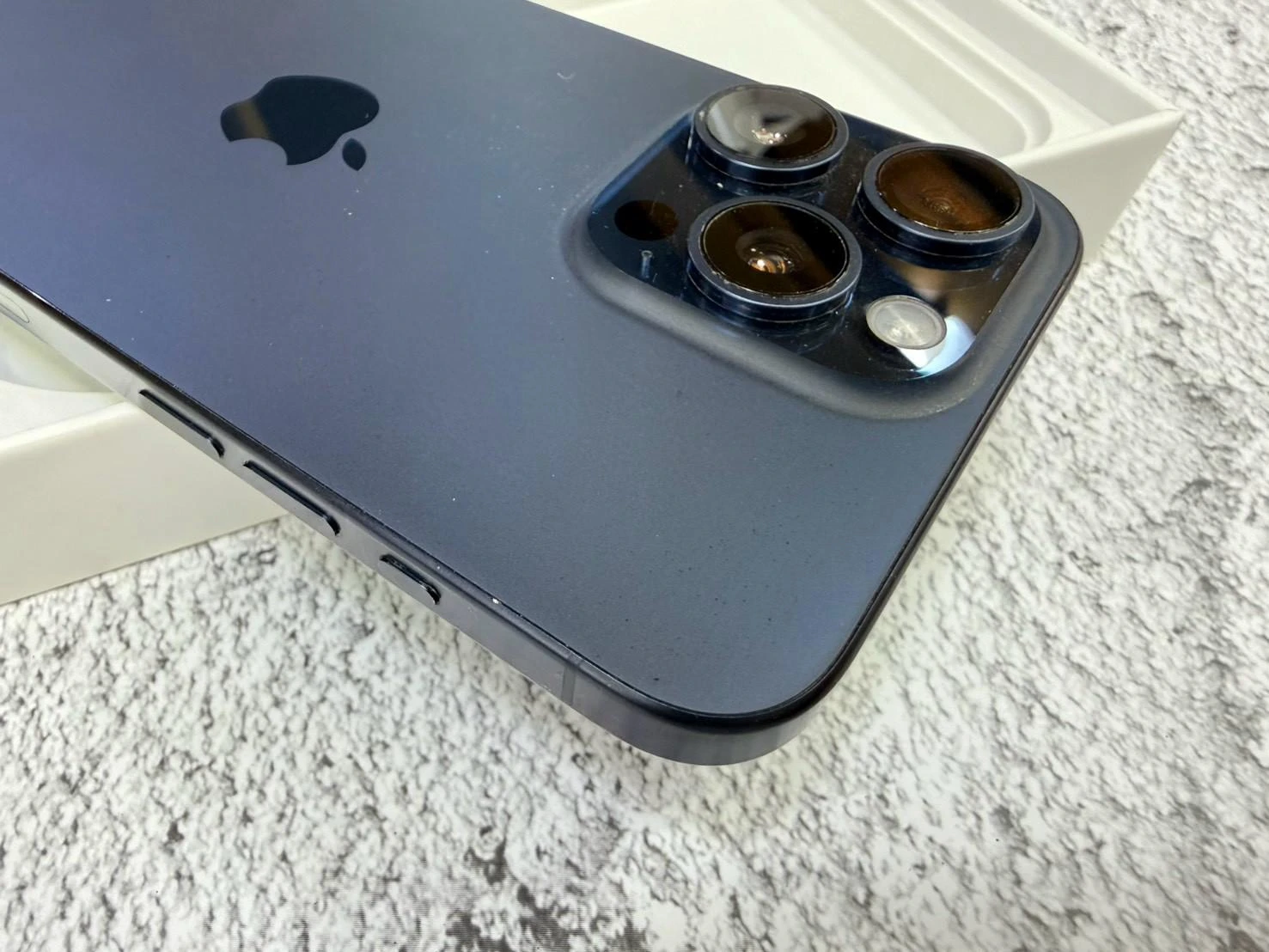 ?iPhone 15 Pro Max 256g 藍 電池74% 有盒裝有配件