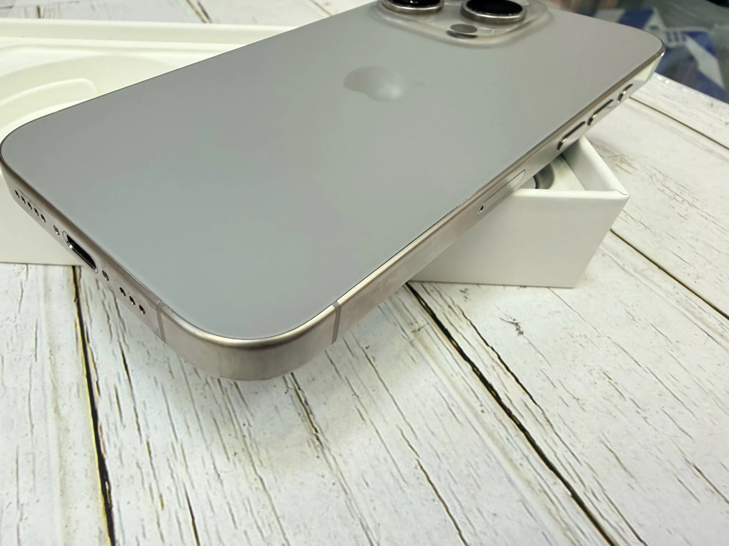 iPhone 15 Pro 256 G鈦 電池78% 有盒裝有配件