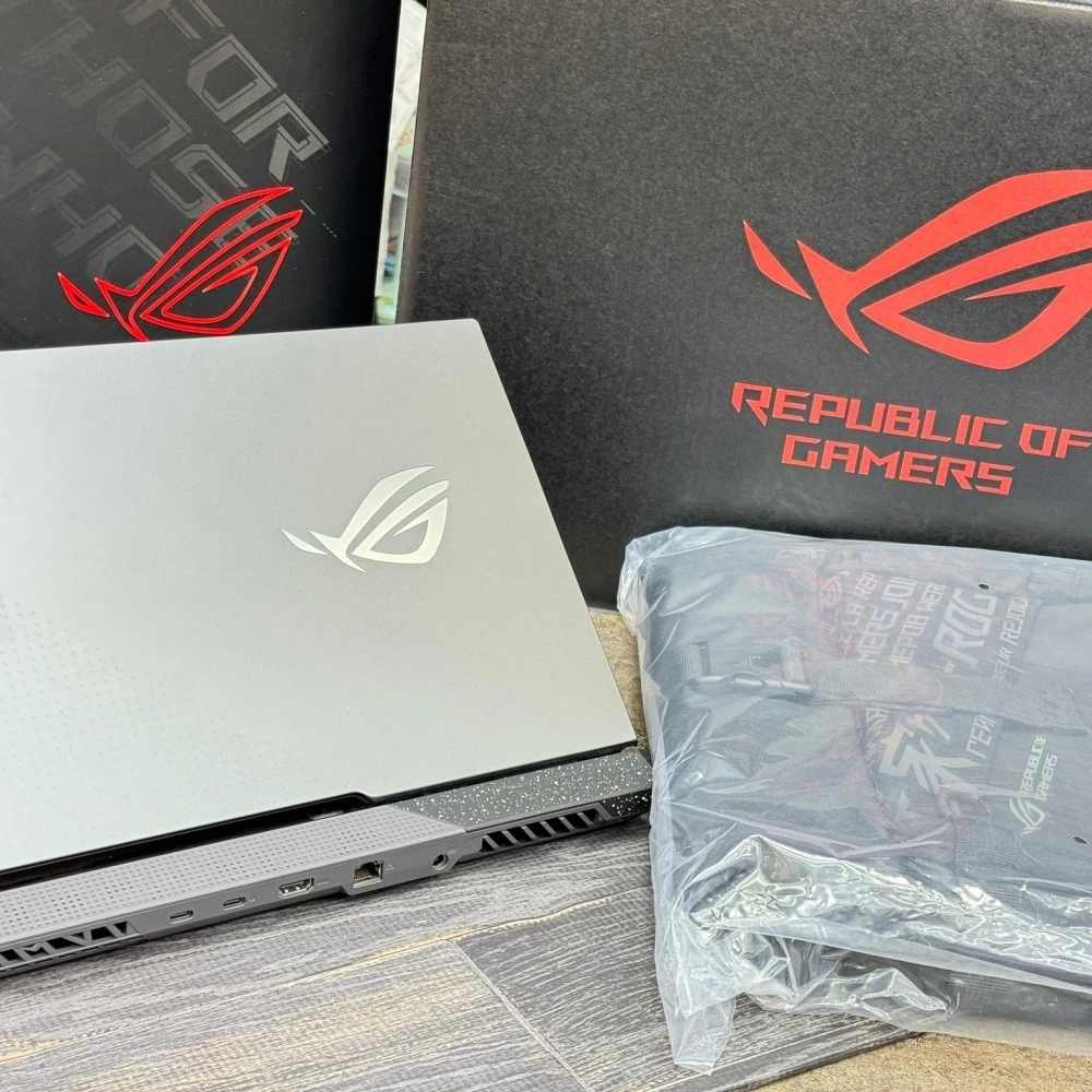 ROG-Strix-G513RM 電競筆電 客人換桌機使用不到 保固到2025/5/31 筆電包全新