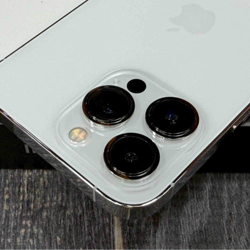 iPhone 13 pro 256g 白 電池76% 有盒裝有配件