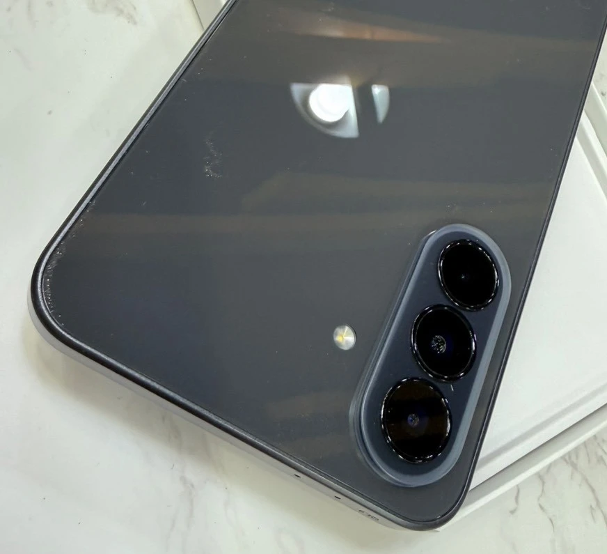 SAMSUNG Galaxy A37 (8+256G) 黑 展示機 有盒裝有配件