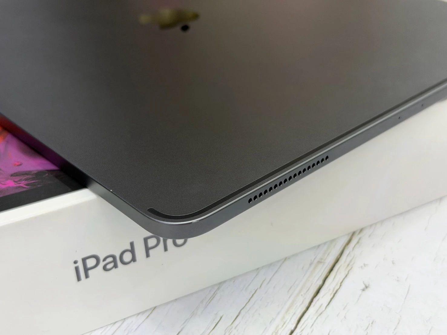 iPad Pro 12.9寸 第三代 64G WiFi 版本 灰 電池94%循環45次 有盒裝有配件
