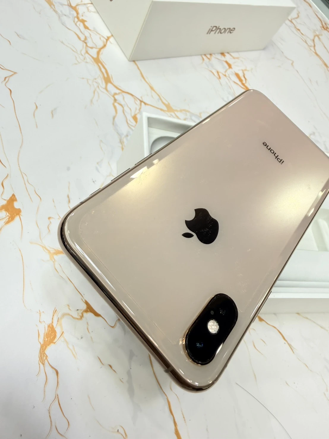 iPhone XS 64g 金 副廠電池100% 無盒裝有配件 (背板小刮傷)