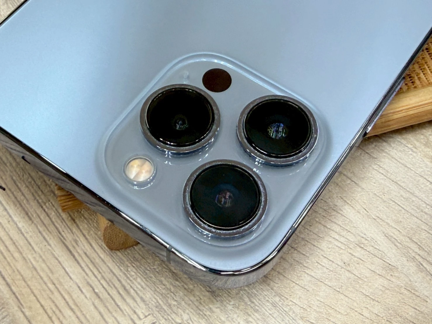 iPhone 13 pro 256g 藍 電池94% 換過副廠螢幕 無盒裝有配件