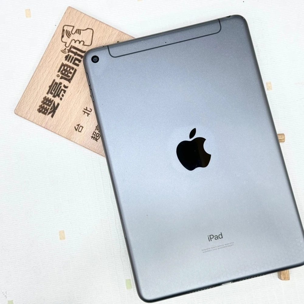 IPad MIni5  LTE 64G (可插卡 無盒子 有傷 有配件 追劇 上課超方便 無盒裝有配