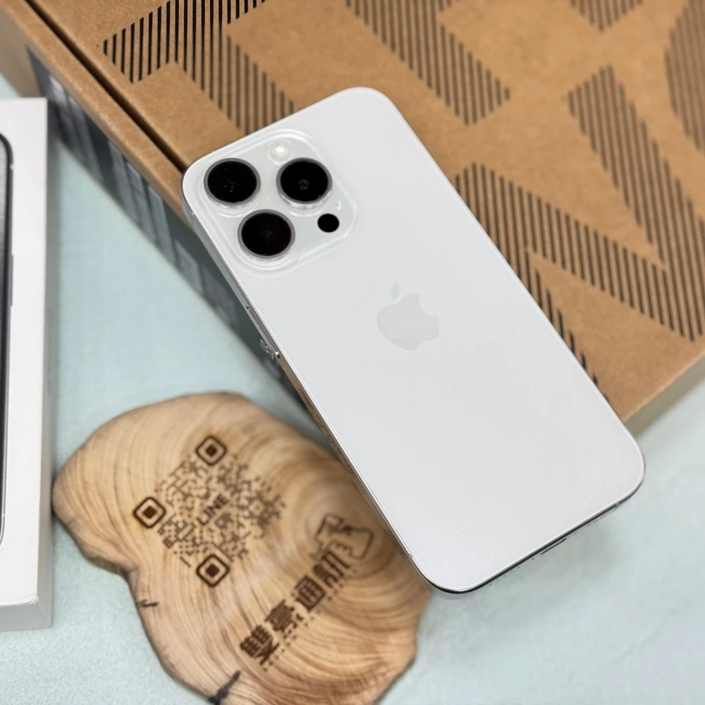 iPhone 15 pro 128g 白 電池87% 有盒裝有配件
