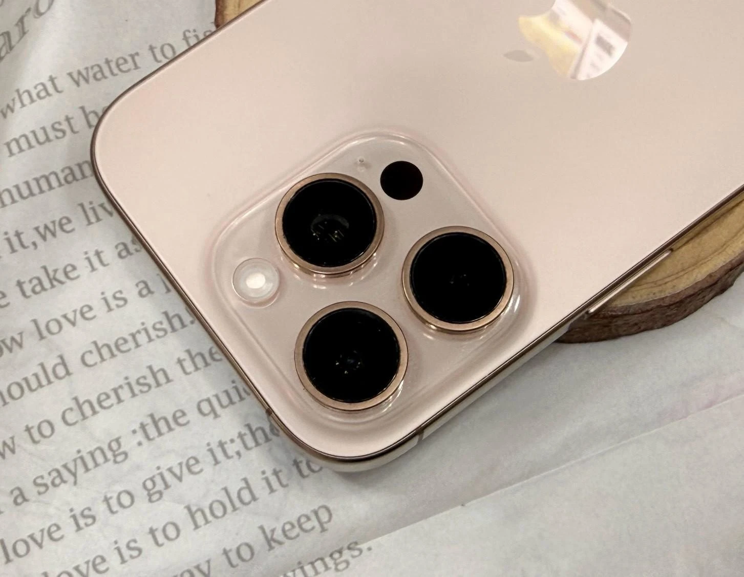 iPhone 16 Pro 256g 金 電池88% 有盒裝有配件