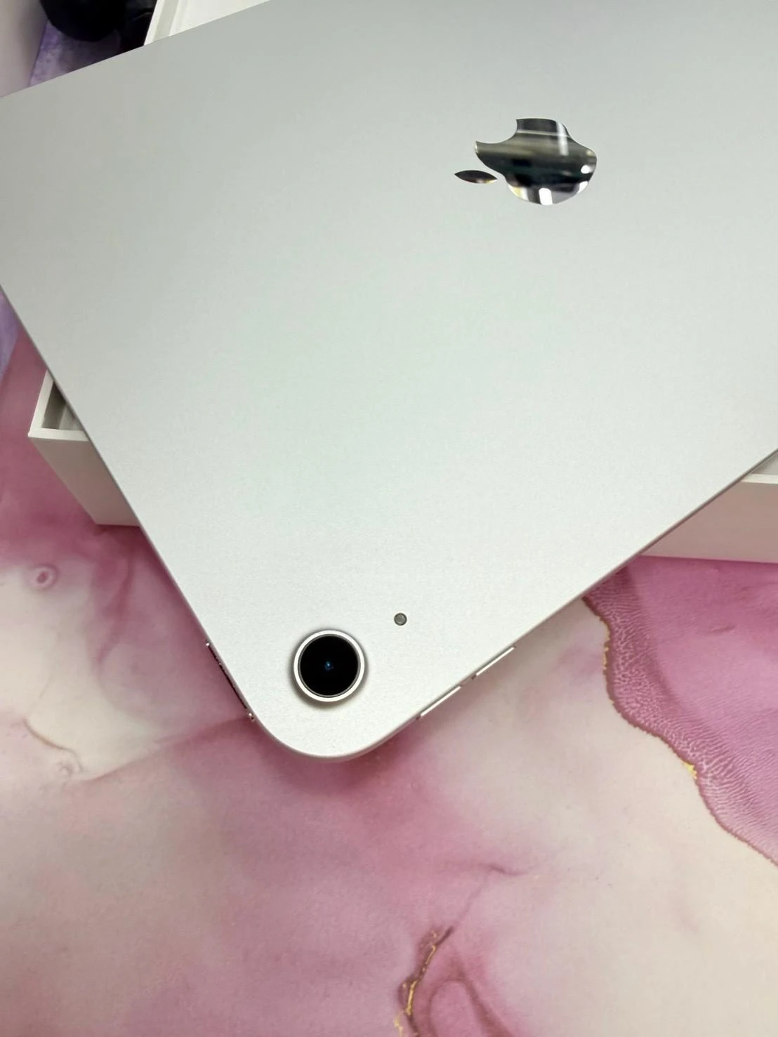 iPad 11 (A16) 128G Wifi版 銀 全新僅拆封 未開通 保固一年 有盒裝有配件