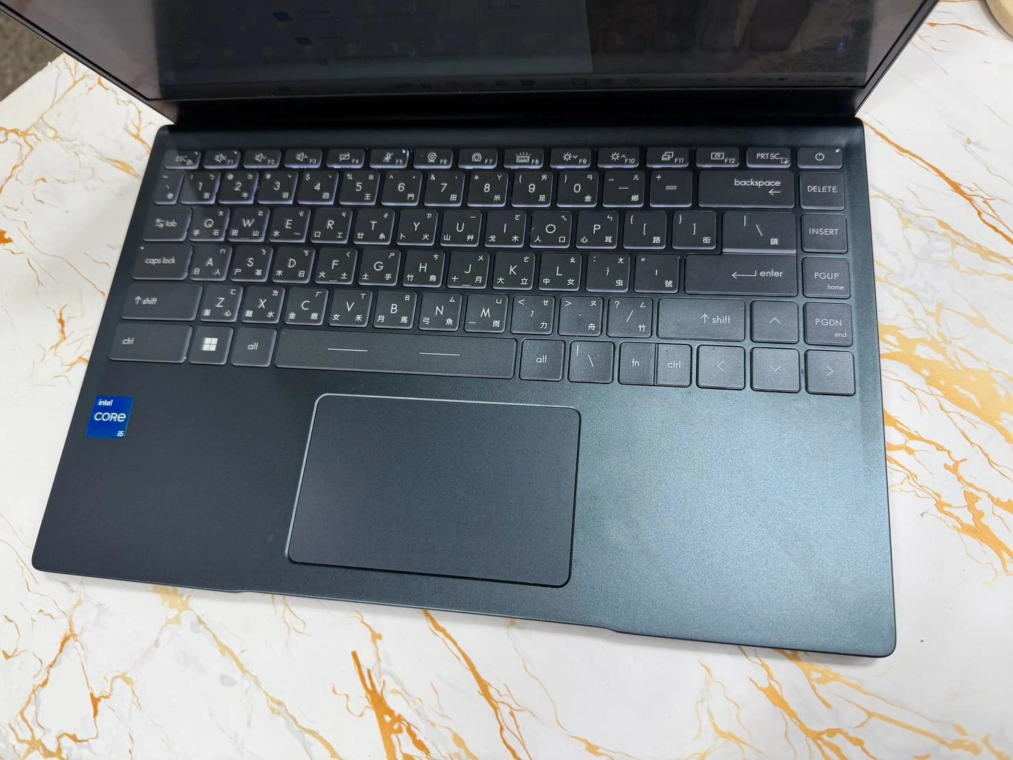 msi modern 14 b11mou i5-1135G7 14吋 (12G+512G) 附原廠充電線 有線滑鼠 無盒裝有配件