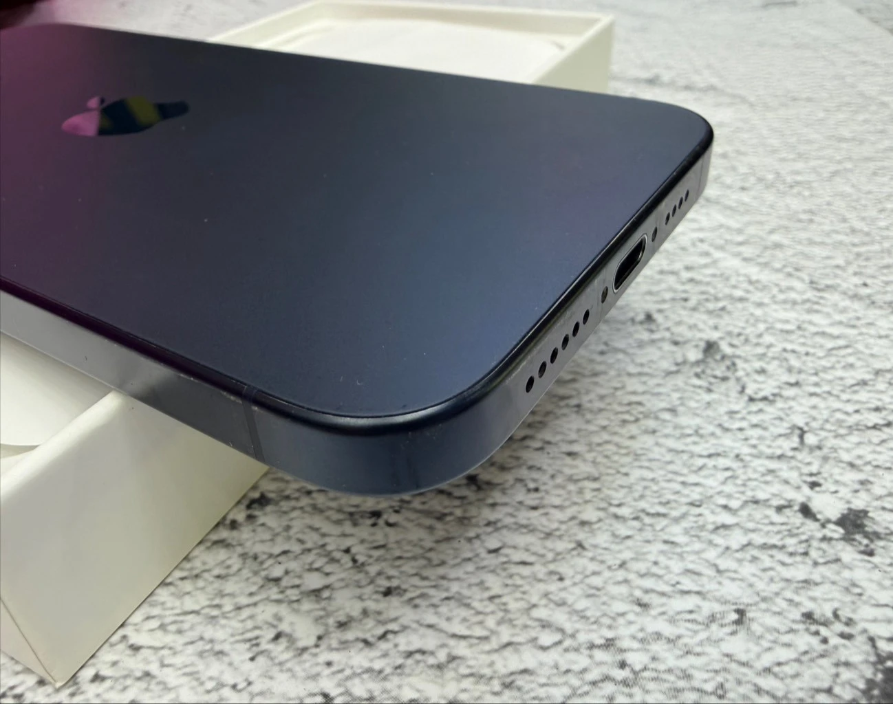 iPhone 15 Pro Max 512g 藍 電池79% (邊框小傷) 無盒裝有配件