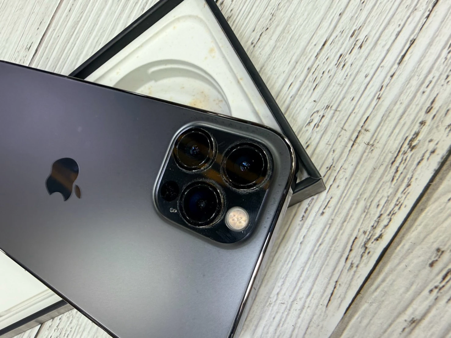 ?iPhone 12 pro 128g 黑 電池79% 無盒裝有配件