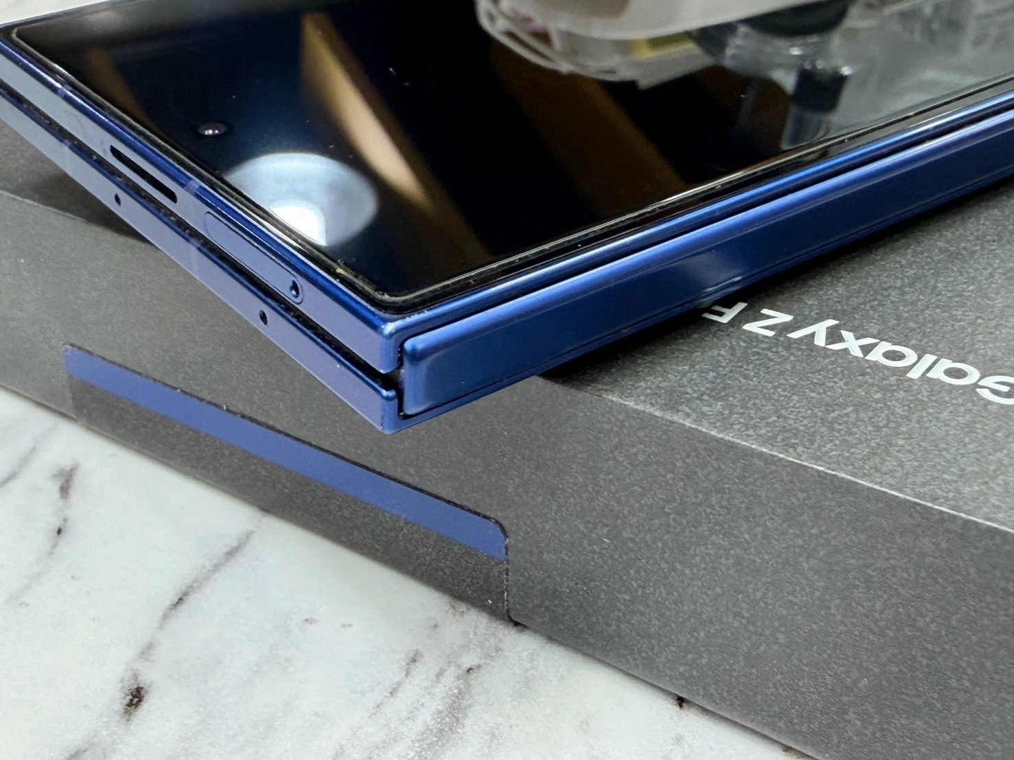 SAMSUNG Galaxy Z Fold7 (12+512G) 藍 轉軸處小傷 有盒裝有配件