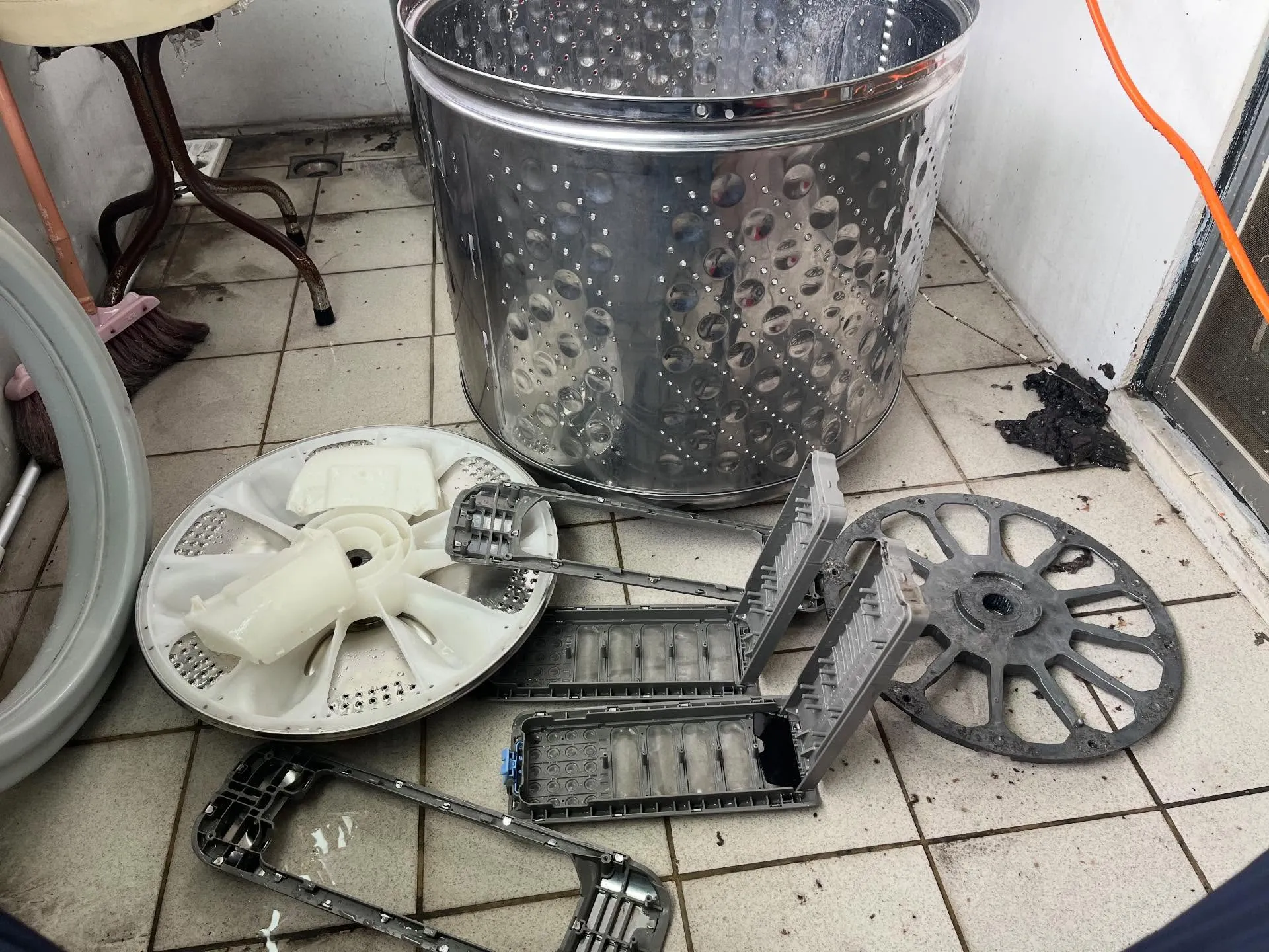 楠梓區張小姐 直立式洗衣機清洗