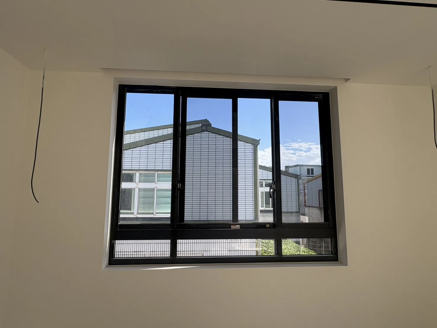 「引景入室」｜用窗框線條與色系，讓居住空間 加大再加大  ✨