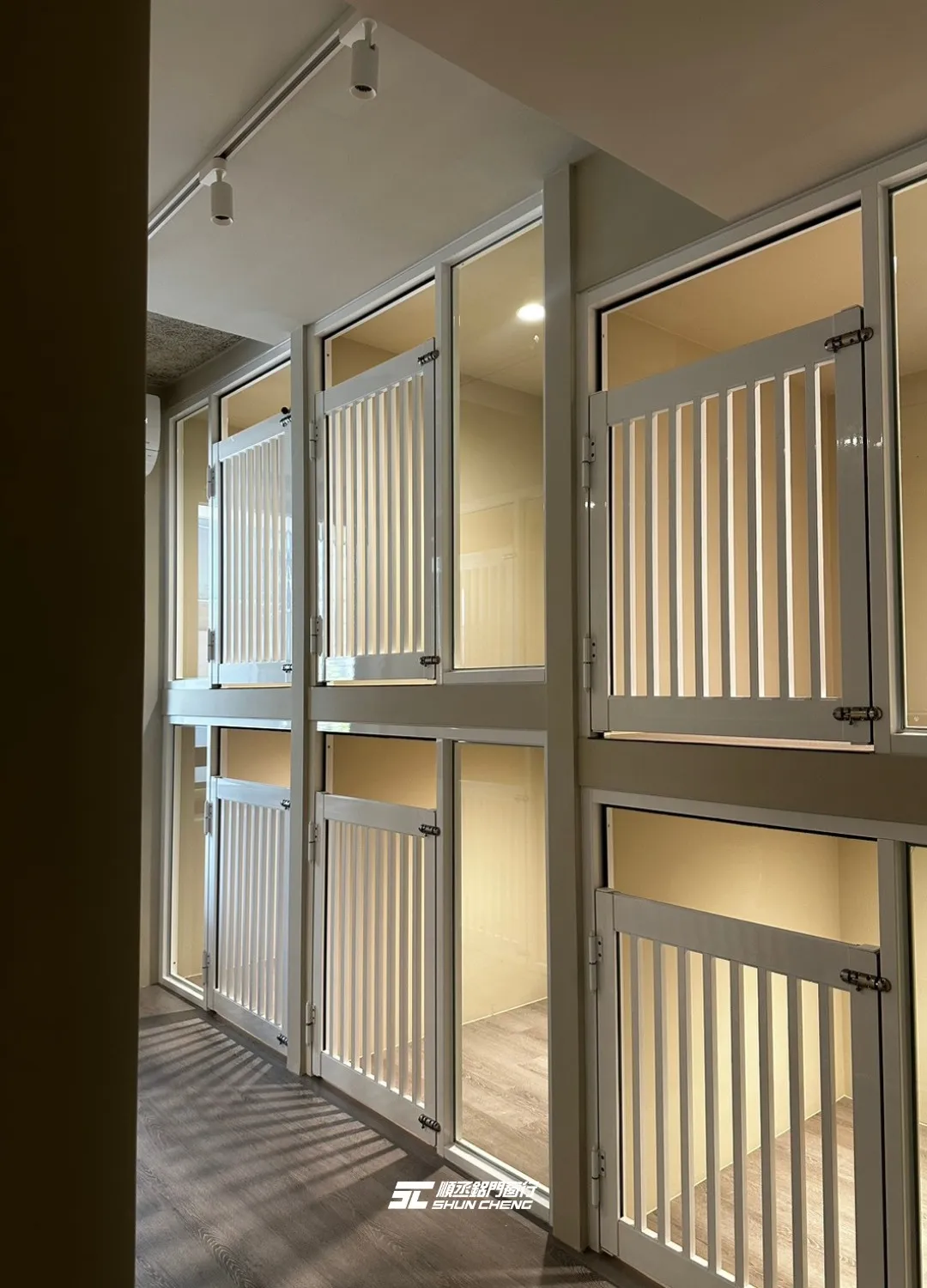 寵物旅館鋁窗施工｜安全無死角設計，毛孩安心入住｜順丞鋁窗行